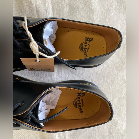 NIB Dr. Martens 1461 Unisex Black Leather Oxfords Yellow Stitching Standard Fit - Picture 3 of 10